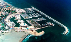 PUERTO DE BENALMÁDENA APARTAMENTO VACACIONAL con VISTAS AL MAR Y YATES TRES HABITACIONES 2 BAÑOS